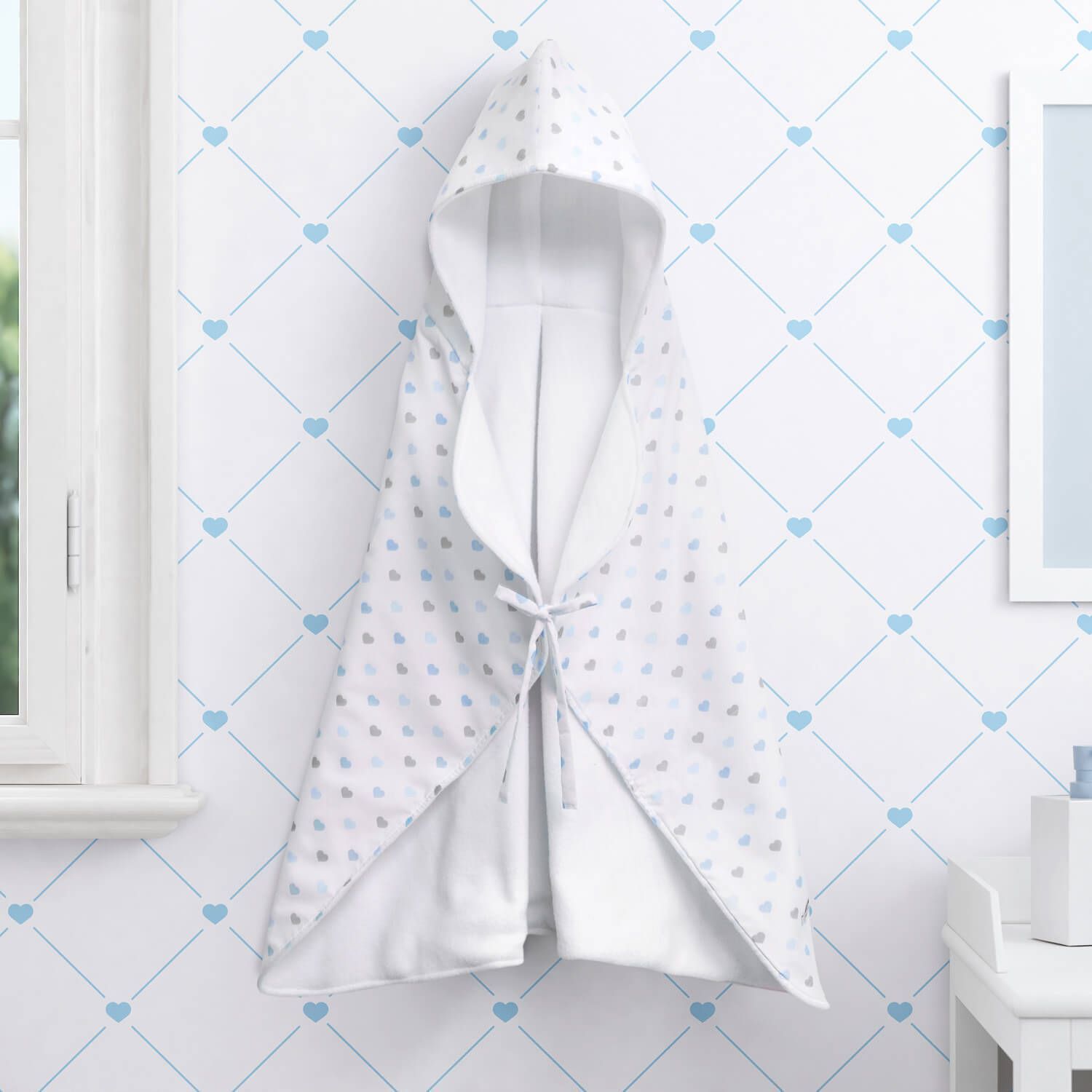 Manta com Capuz Corações 90cm