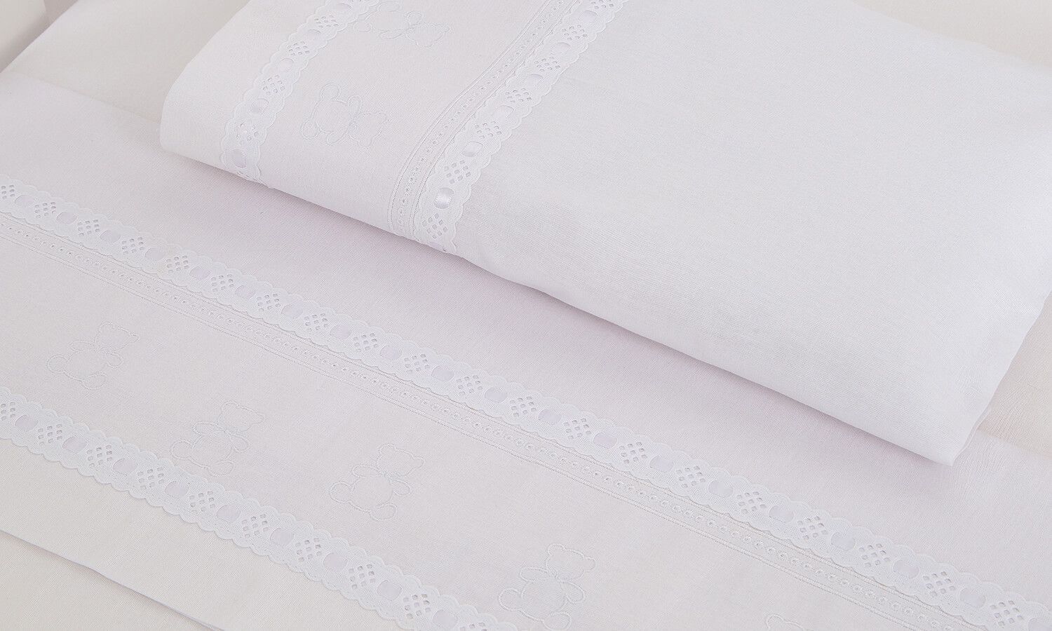 Jogo de Lençol Berço Bordado Ursinho Branco 3 Peças