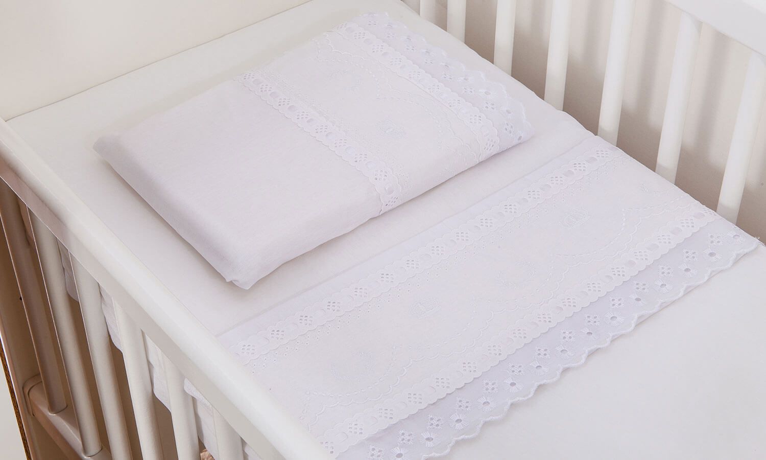 Jogo de Lençol Berço Bordado Mariana Branco 3 Peças