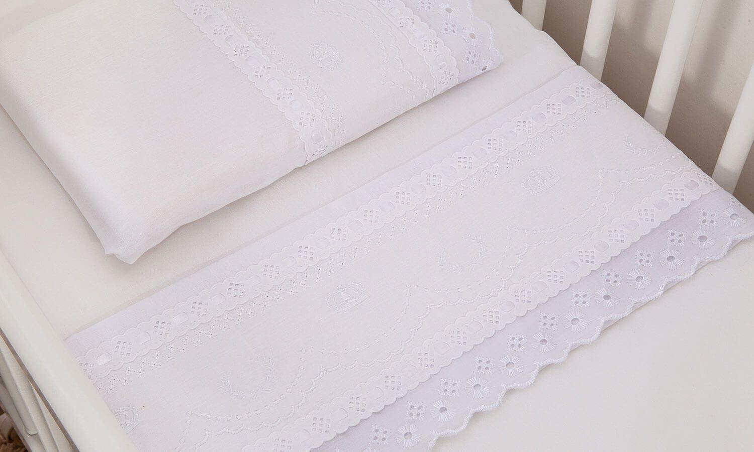 Jogo de Lençol Berço Bordado Mariana Branco 3 Peças