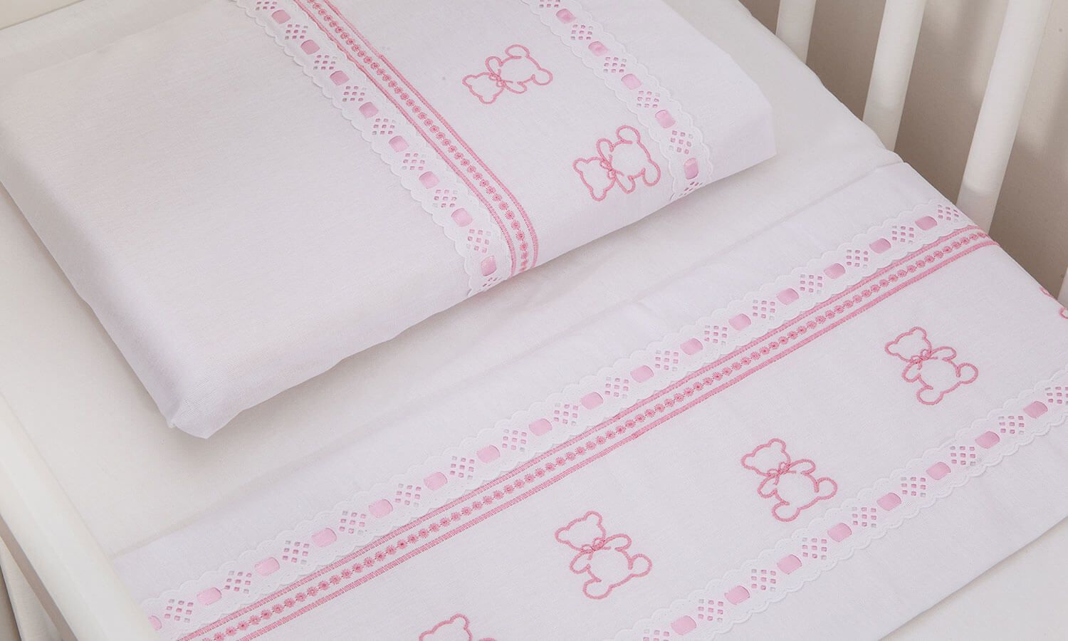 Jogo de Lençol Berço Bordado Ursinho Branco 3 Peças