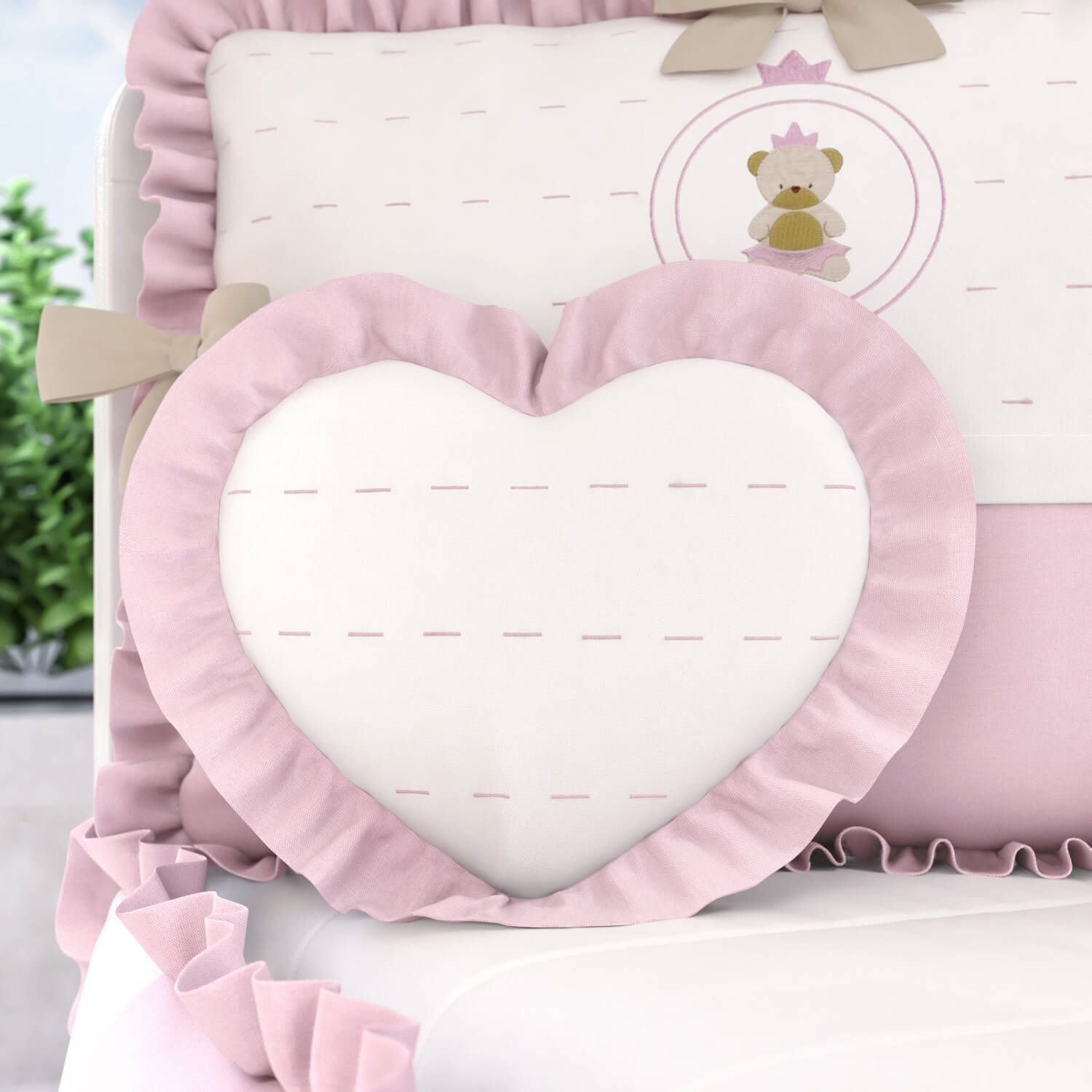 Almofada Coração com Babado Azul Marinho 33cm