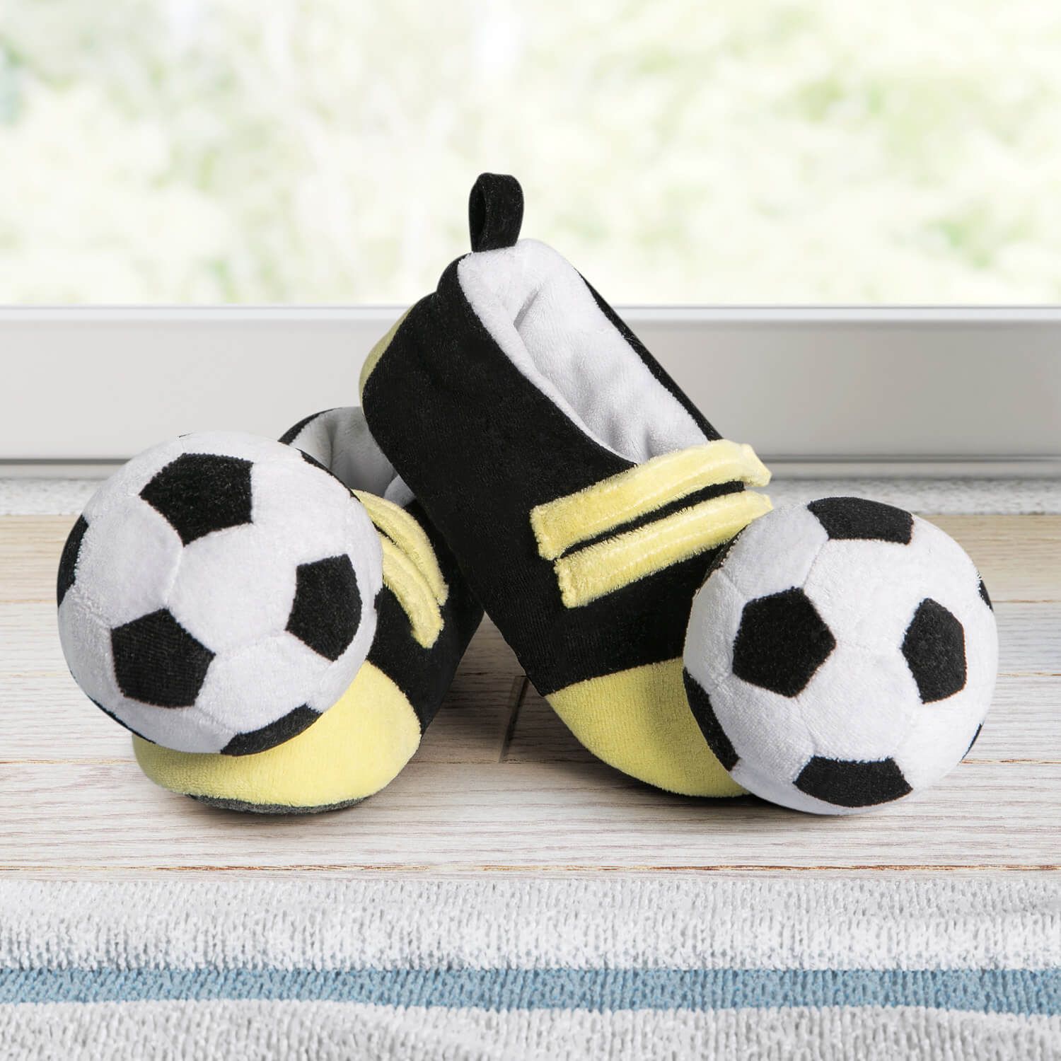 Pantufa Infantil de Pelúcia Futebol