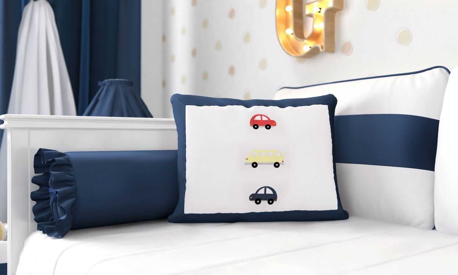 Almofada Bordado Carrinhos Azul 43cm