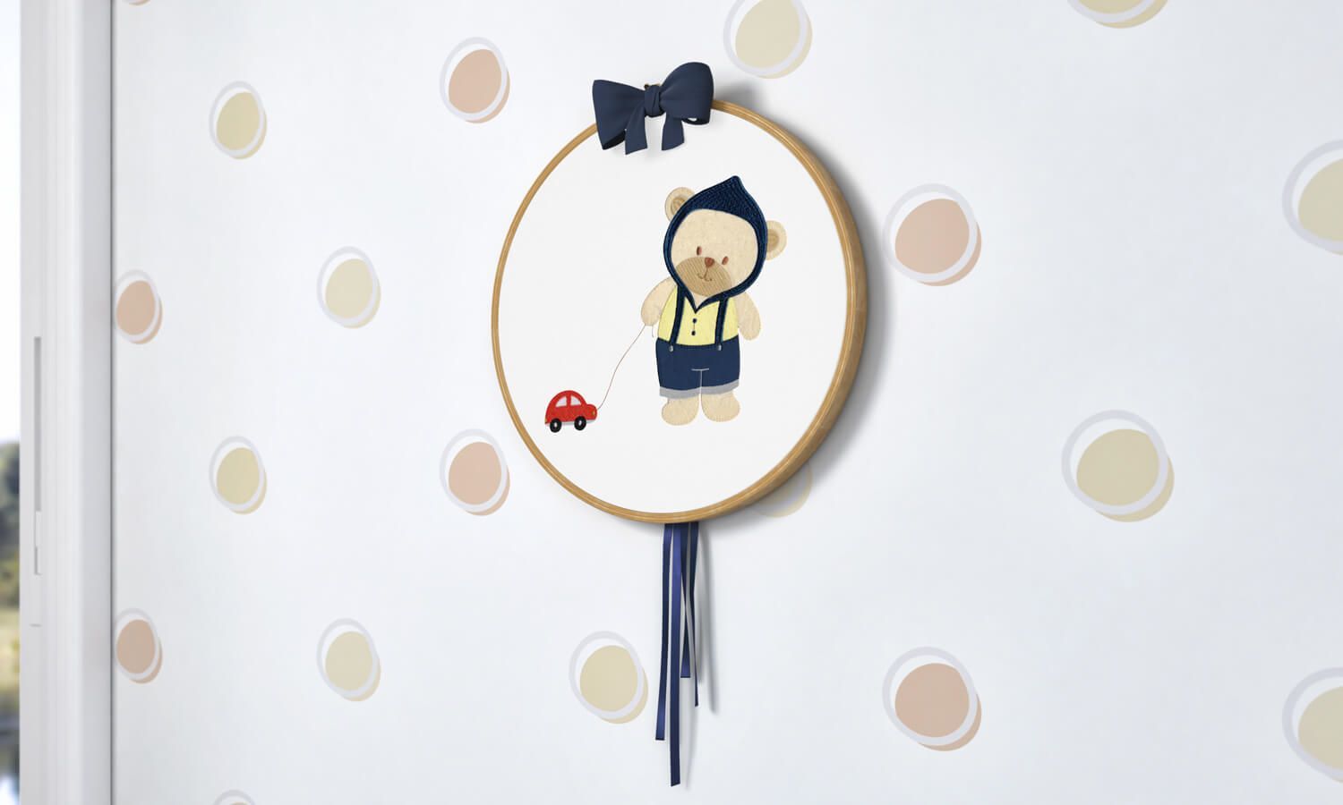 Quadro Bastidor Bordado Ursinho Bebê