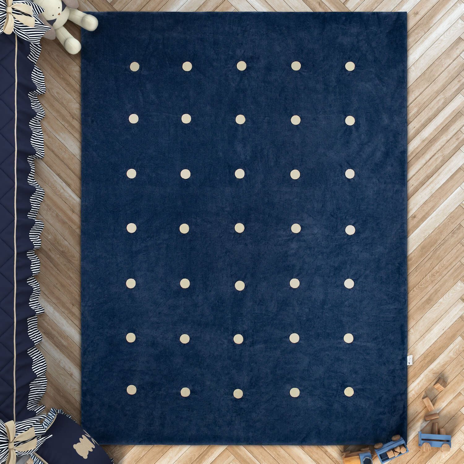 Tapete Bolinhas Azul Marinho e Palha 1,35m