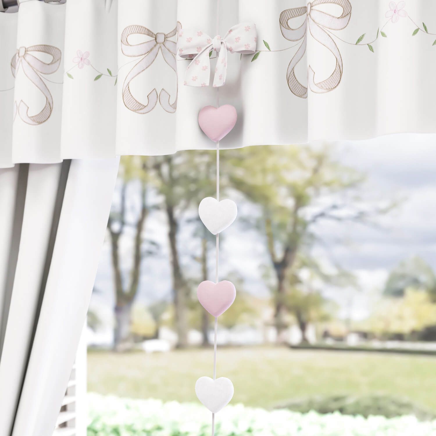 Pêndulo Cortina Coração e Florzinhas