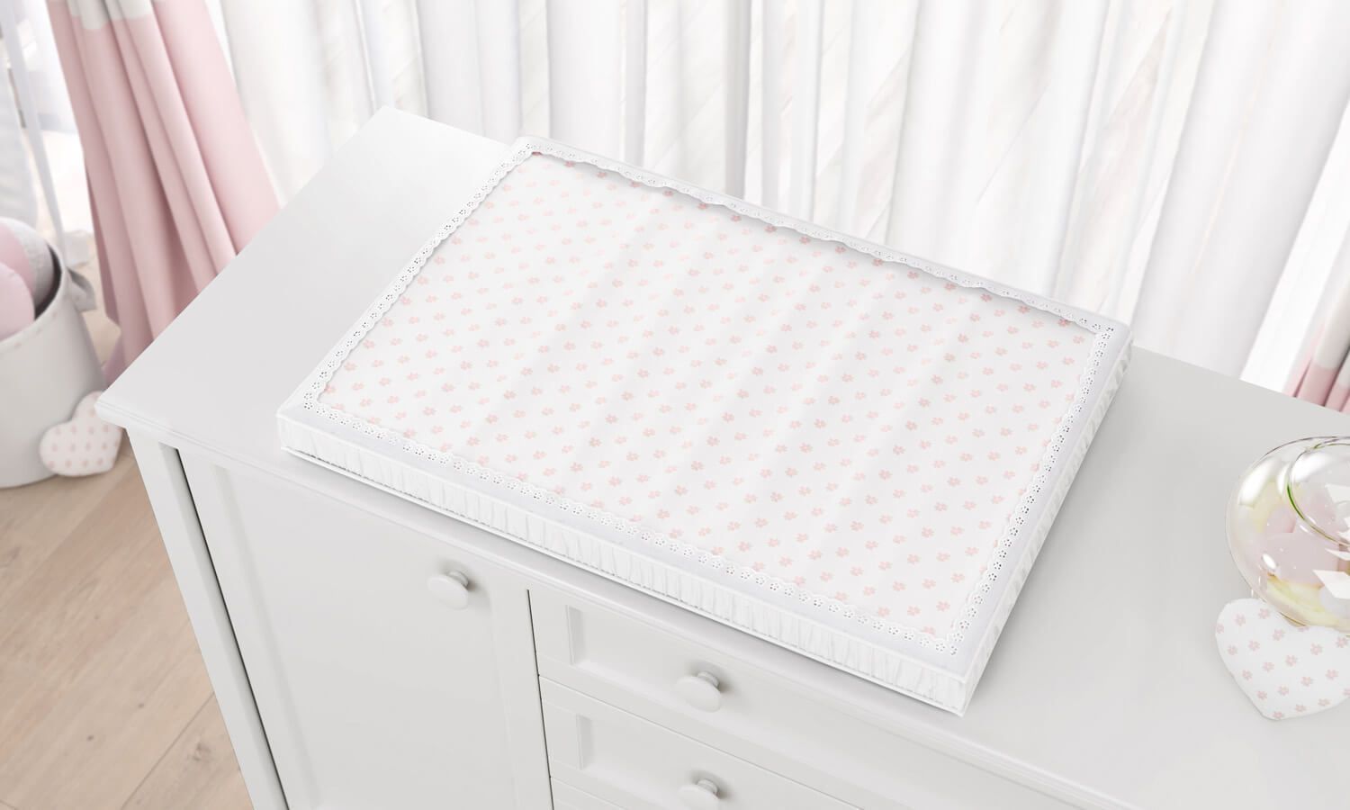 Trocador de Fraldas Bordado Inglês e Florzinhas