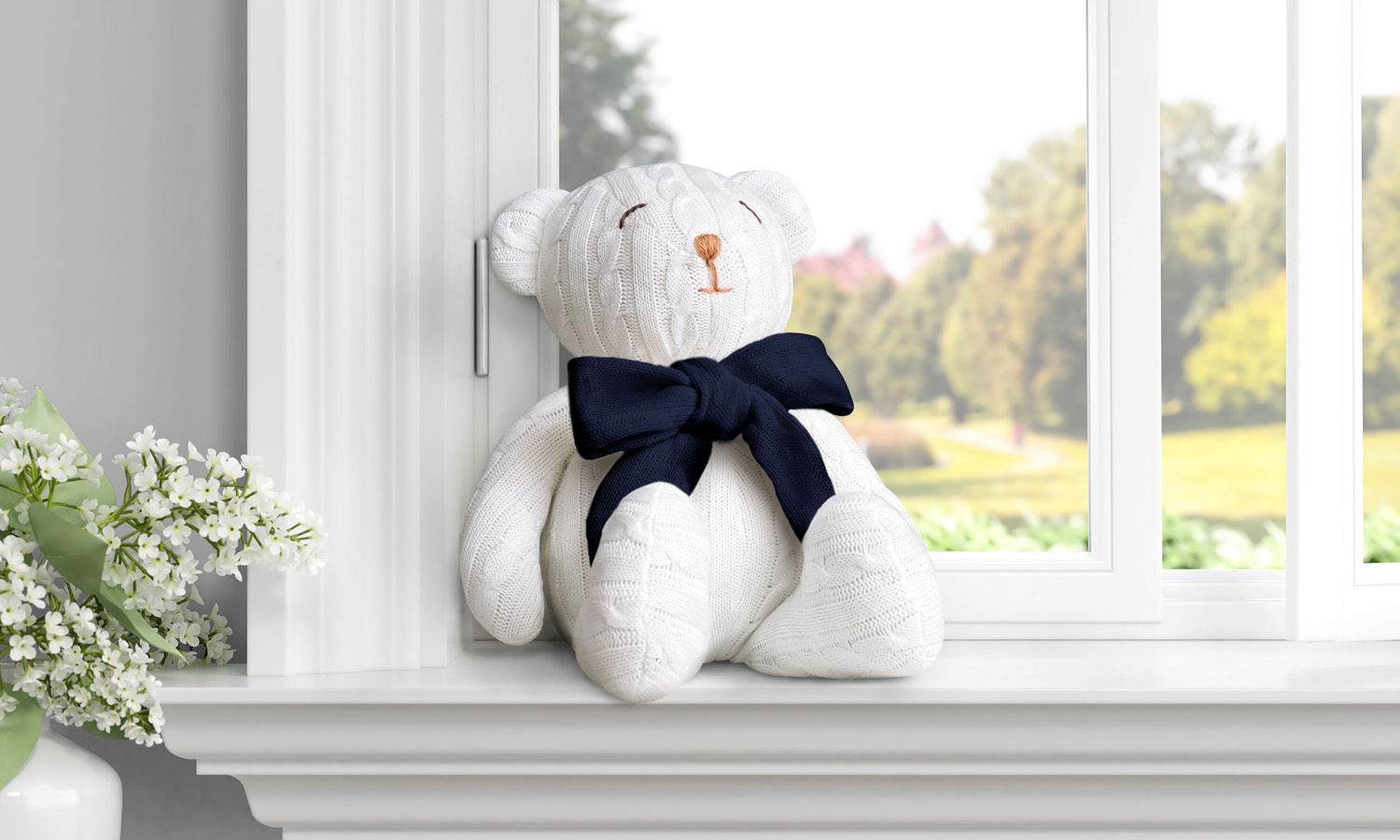 Urso Off White Tricot com Laço Azul 42cm