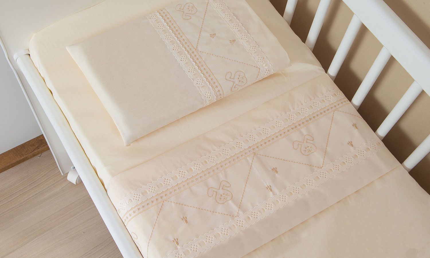 Jogo de Lençol Berço Bordado Coelho Branco 3 Peças