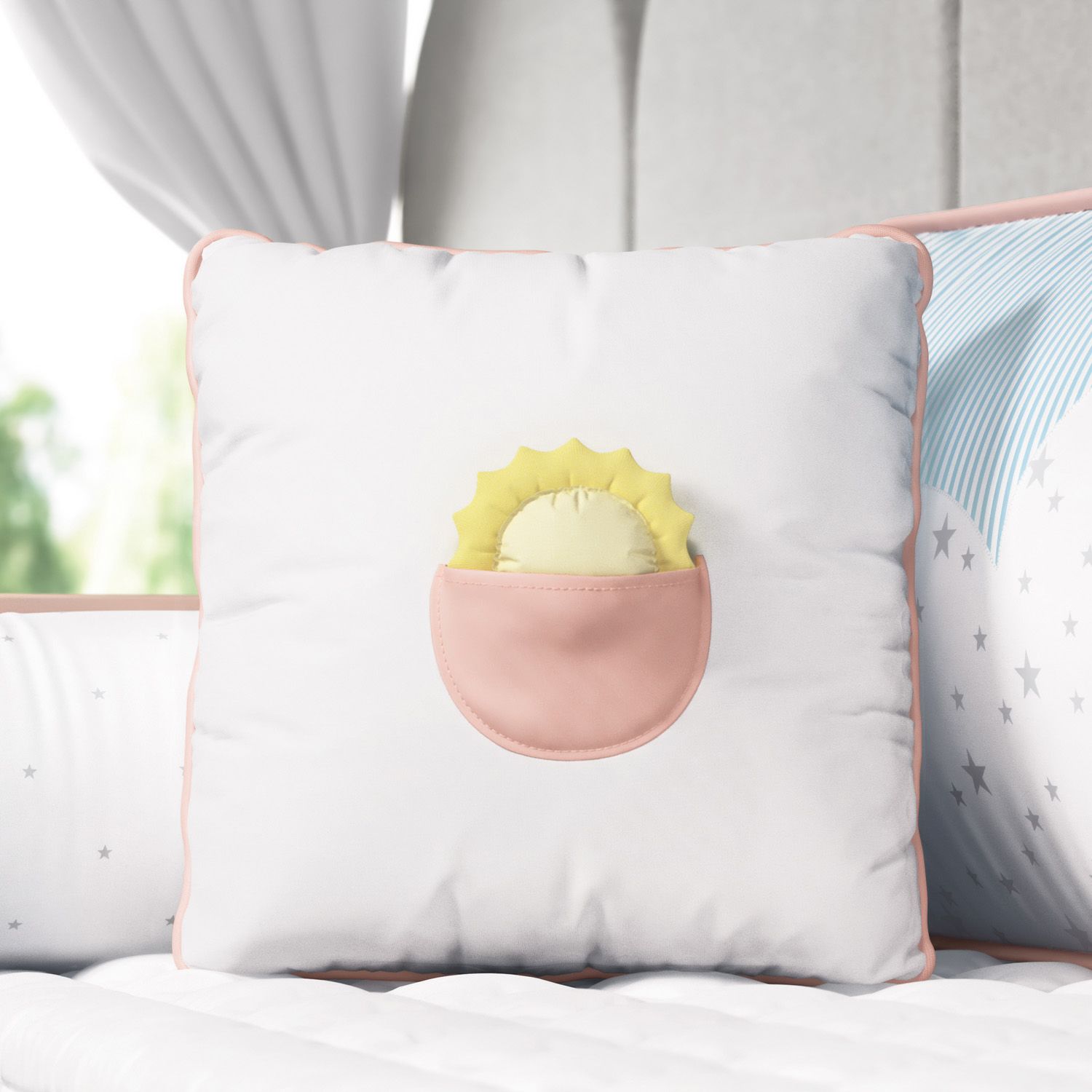 Almofada com Bolso Solzinho Amarelo/Salmão 38cm