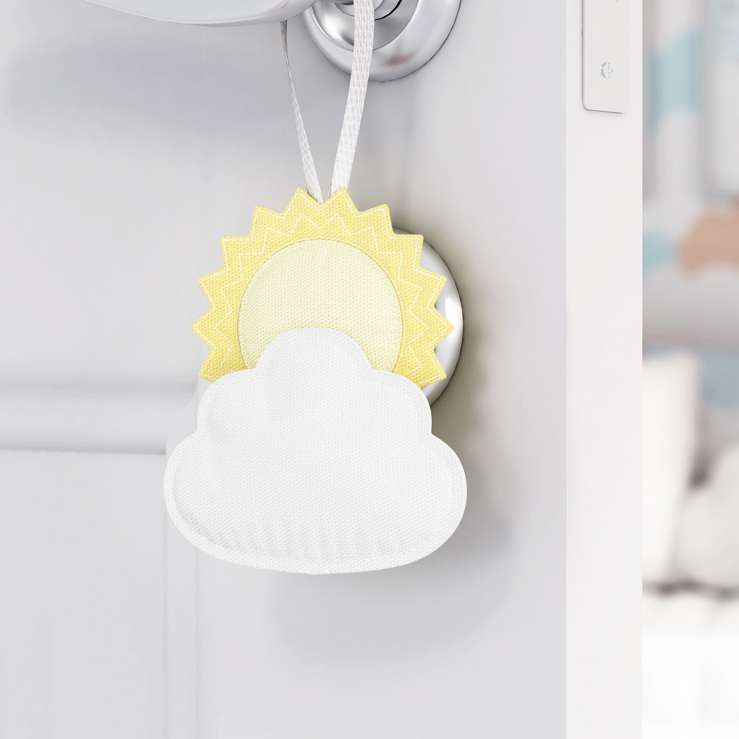 Enfeite para Puxador Sol na Nuvem de Algodão