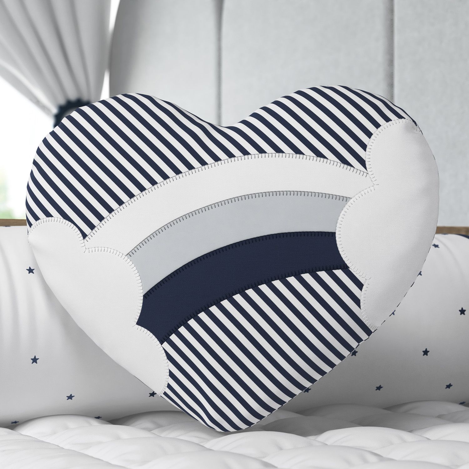 Almofada Coração Bordado Arco-Íris 38cm