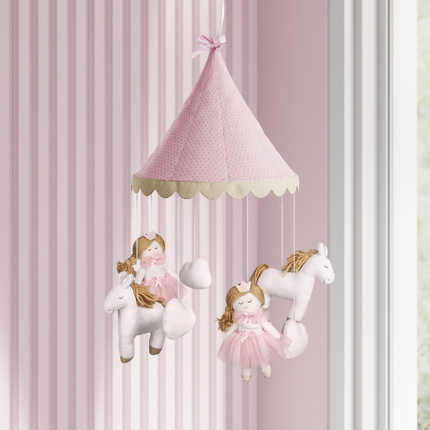 Móbile Carrossel Amiguinhas Realeza