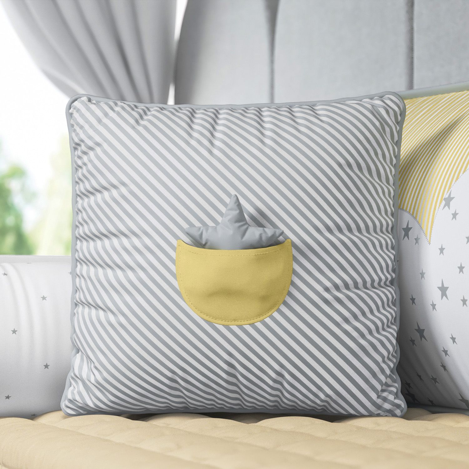 Almofada Listrada com Bolso Estrelinha Cinza/Salmão 38cm