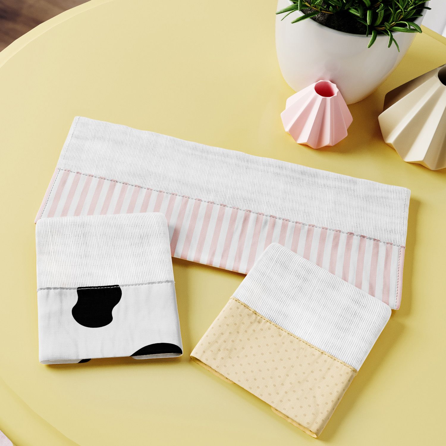 Jogo de Fraldas de Boca com Barra Listrada e Estampa Vaquinha