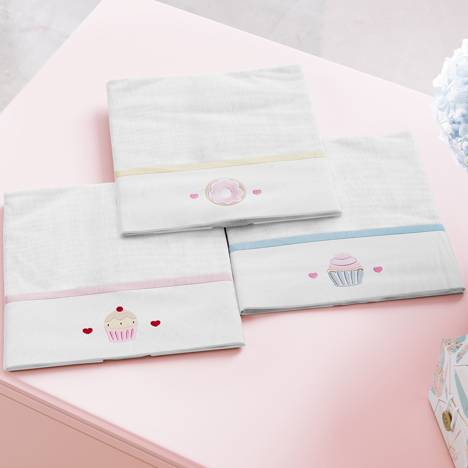 Jogo de Fraldas de Ombro Bordadas Doce Encanto 3 Peças