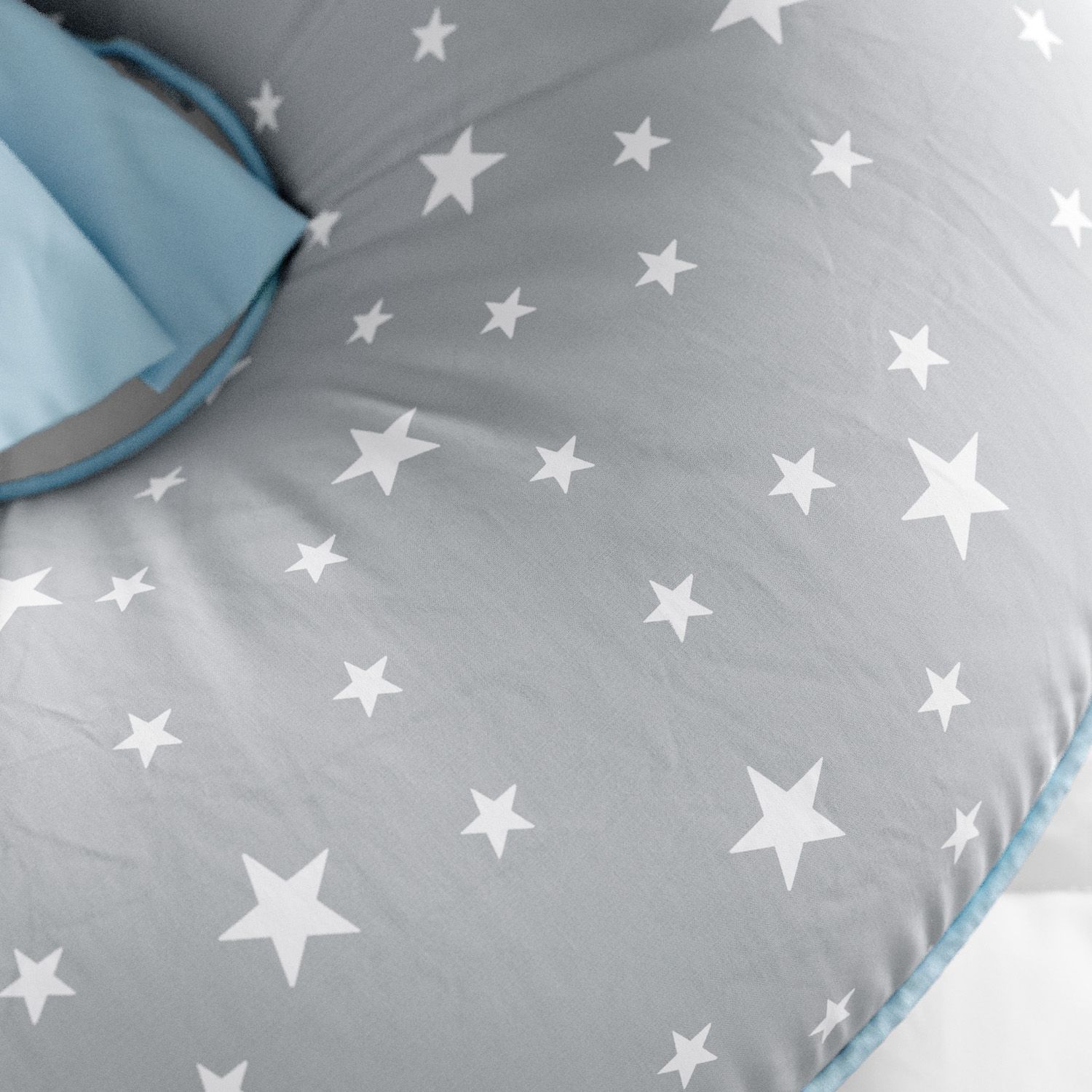 Almofada Amamentação Estrelinhas Cinza e Azul