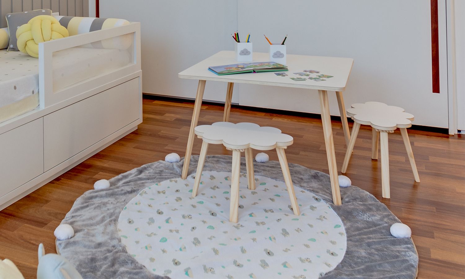 Mesa Infantil Quadrada Branca