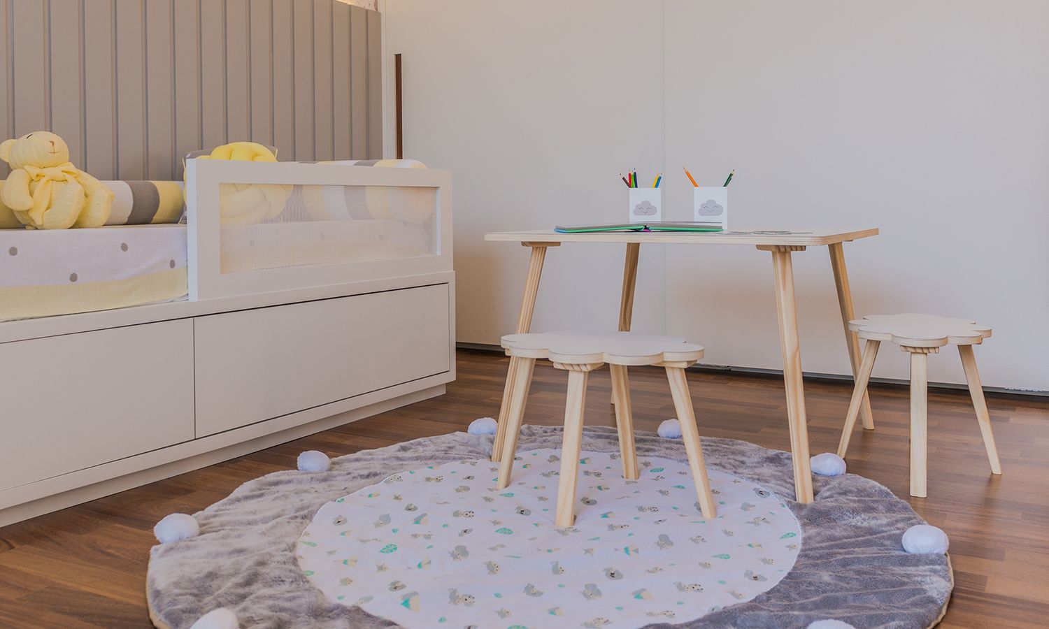 Mesa Infantil Quadrada Branca