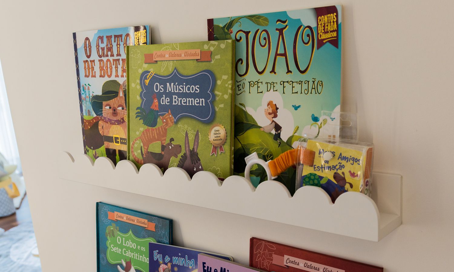 Prateleira para Livros Ondinha Branco 75cm