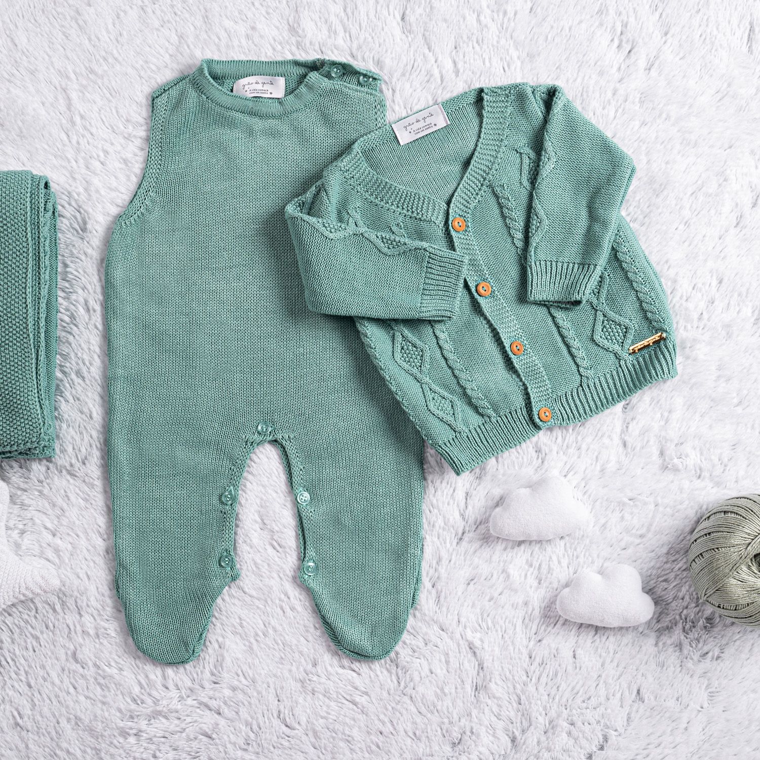 Saída Maternidade Tricot Trança Cinza Macaron