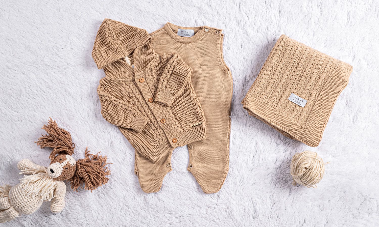 Saída Maternidade com Capuz Tricot Roxo Lavanda 03 Peças