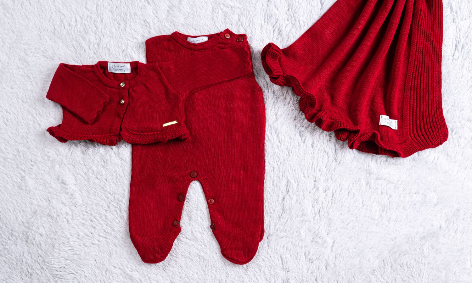 Saída Maternidade Tricot Casaquinho Vermelho Maçã do Amor 03 Peças