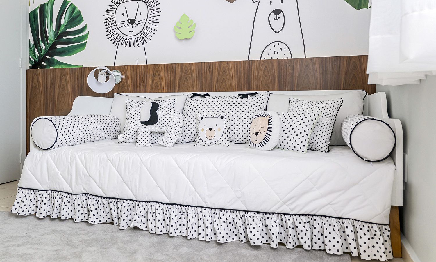 Kit Cama Babá Amiguinhos da Floresta Branco e Preto