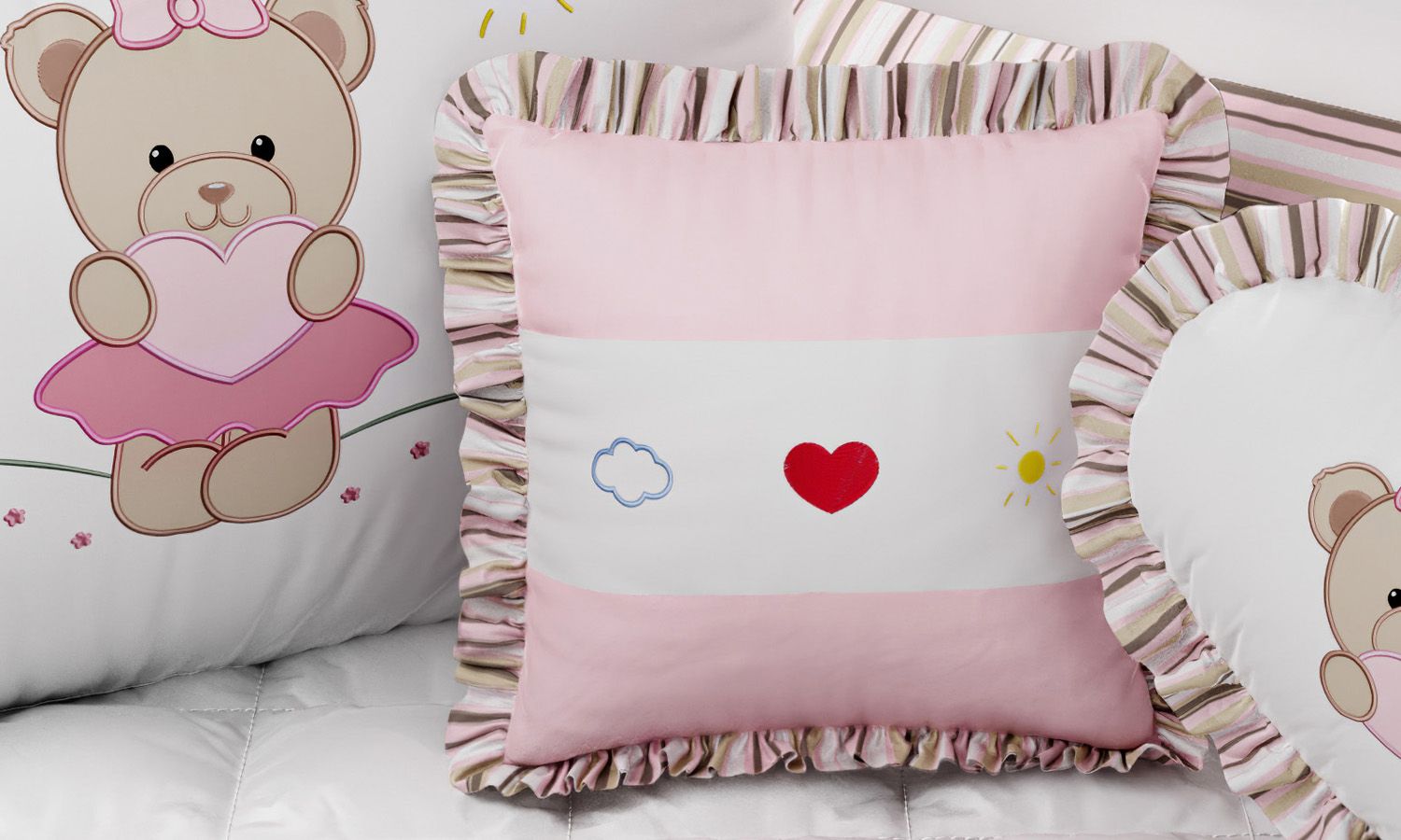 Almofada Quadrada Coração, Nuvem e Lua Rosa 38cm