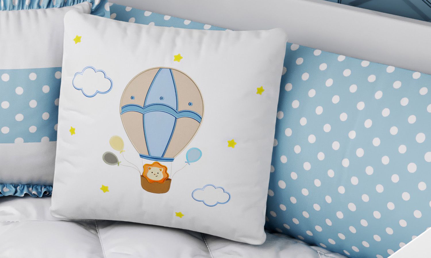 Almofada Quadrada Leãozinho no Balão Azul 35cm