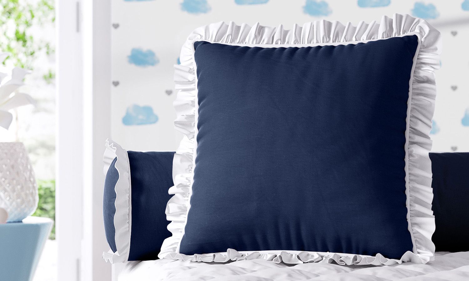 Almofada Quadrada Rosa Babadinho Branco 38cm