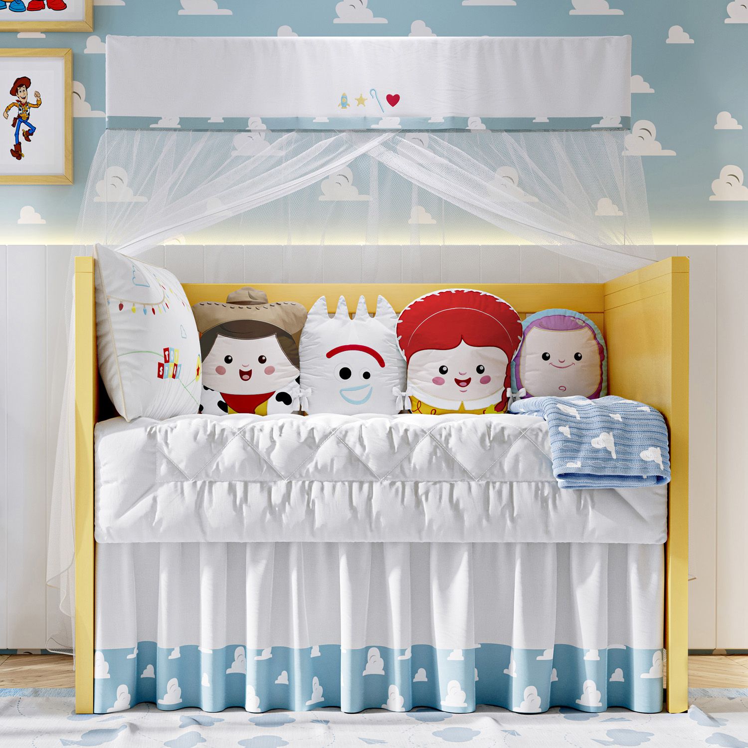 Kit Berço Amiguinhos Toy Story Garfinho, Woody, Buzz Lightyear e Jessie