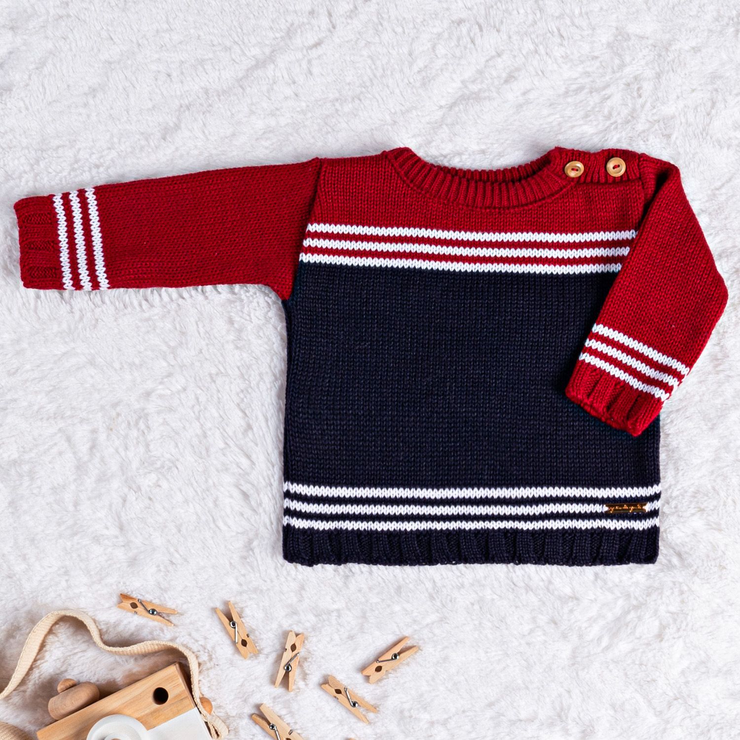 Saída Maternidade Tricot Listra Vermelho e Azul Marinho 03 Peças