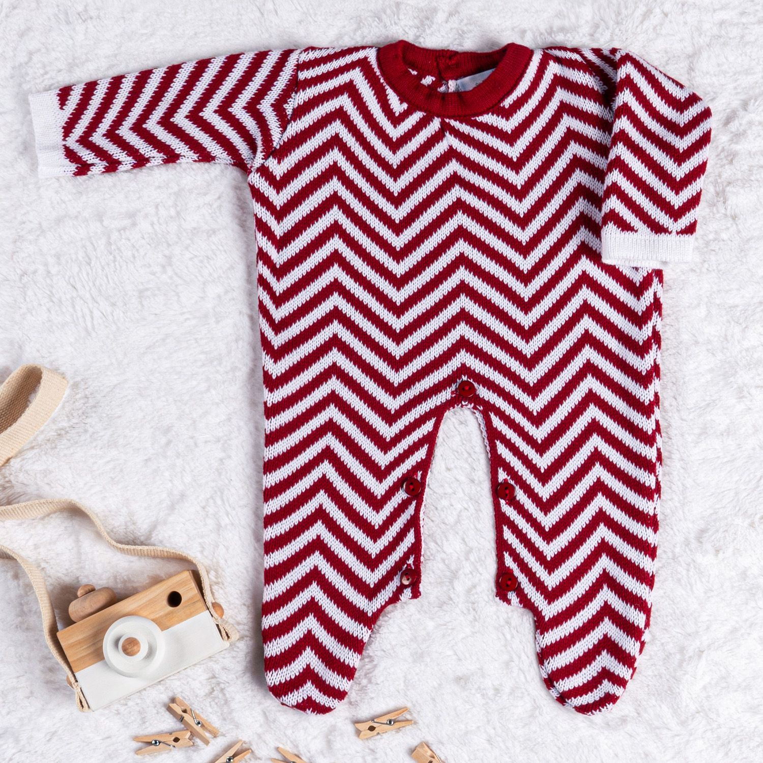 Macacão Tricot Chevron Vermelho e Branco