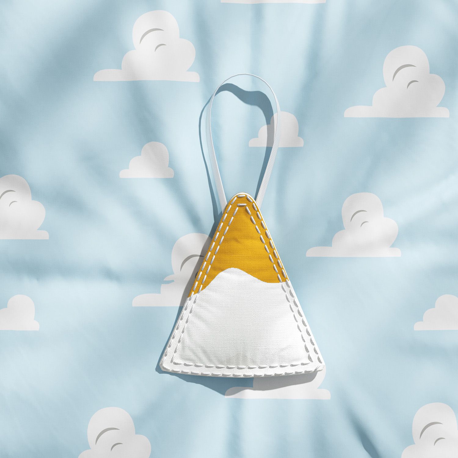 Lembrancinha Maternidade Mon Petit Montanha Branco e Amarelo Mostarda