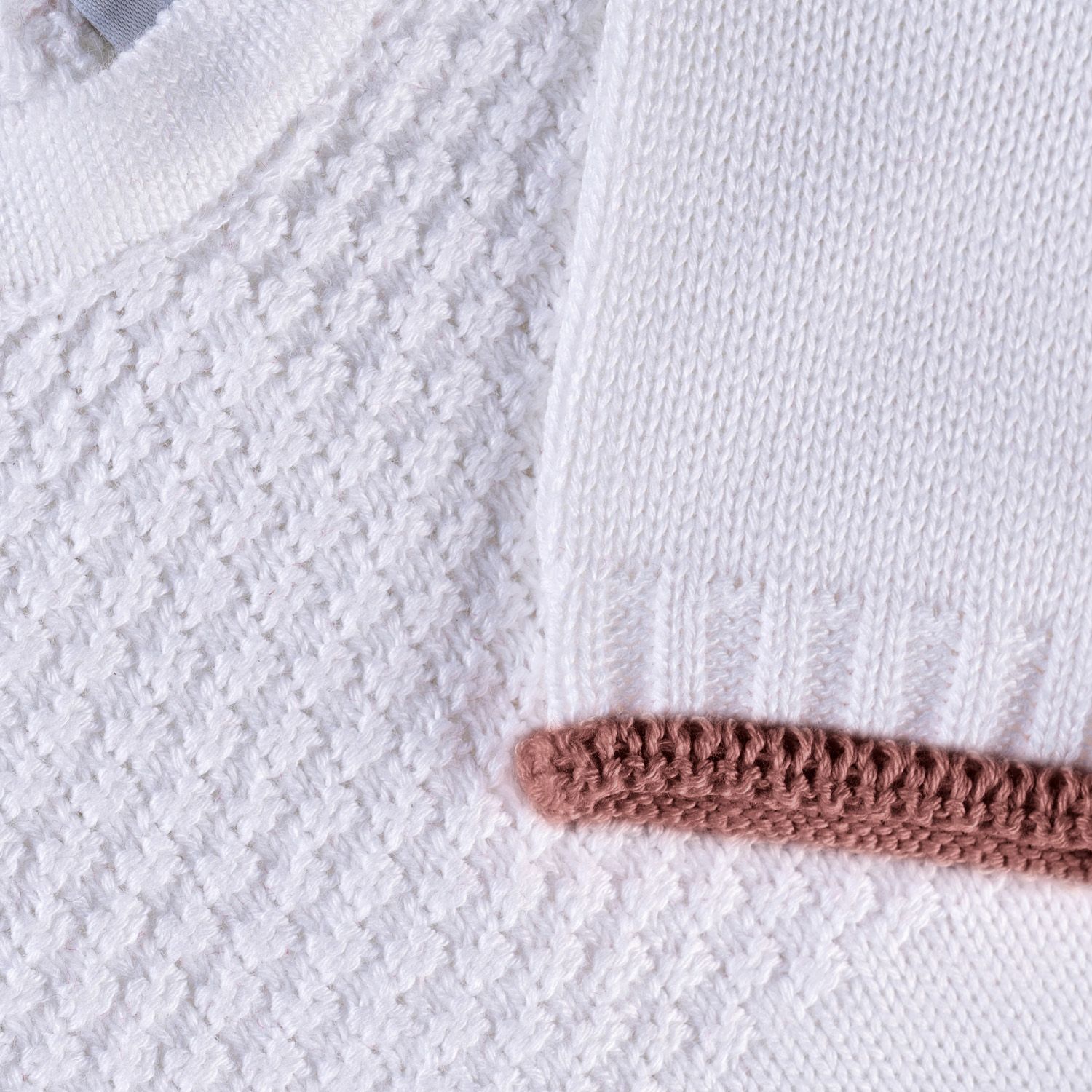 Saída Maternidade Tricot Ponto Arroz Branco e Preto 02 Peças