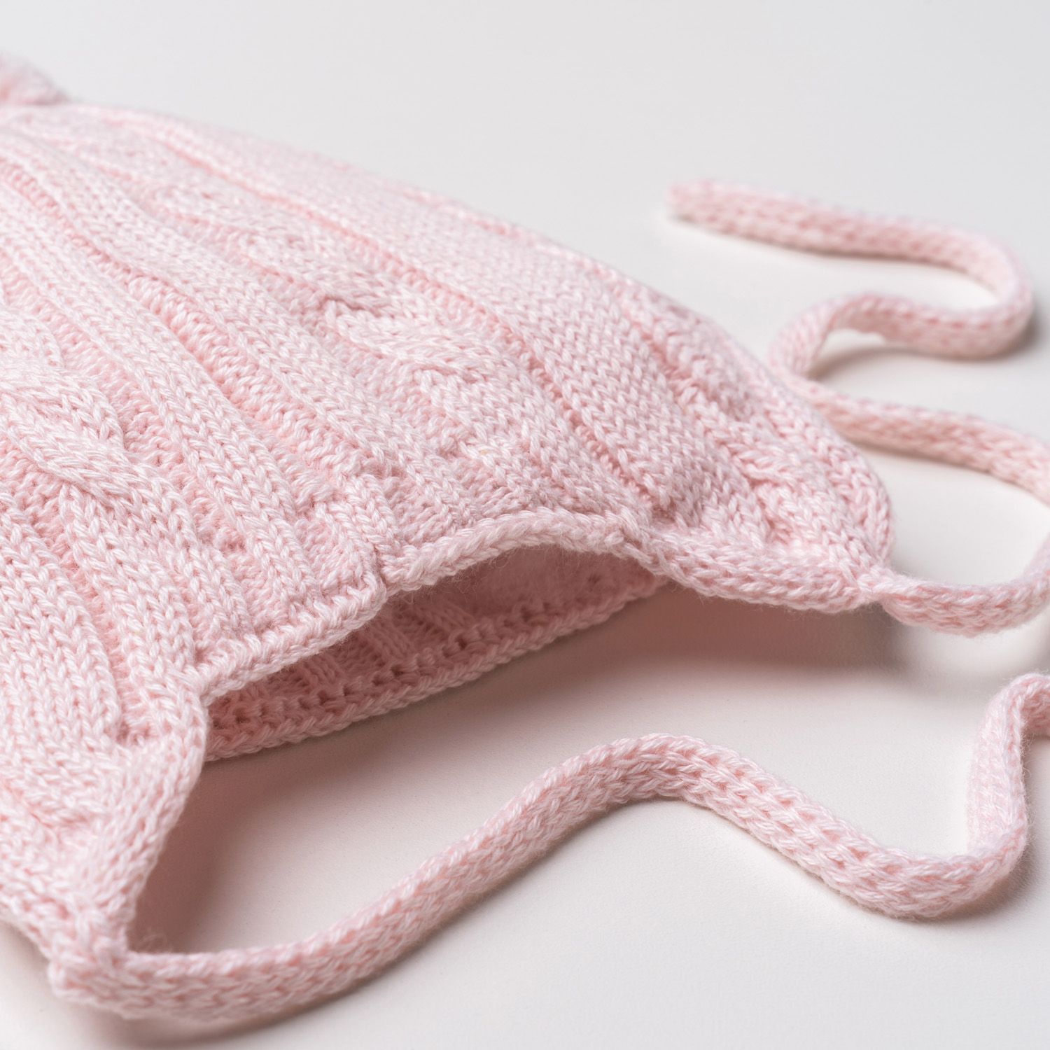 Touca para Bebê Tricot Trança Pompom Rosa Tam M
