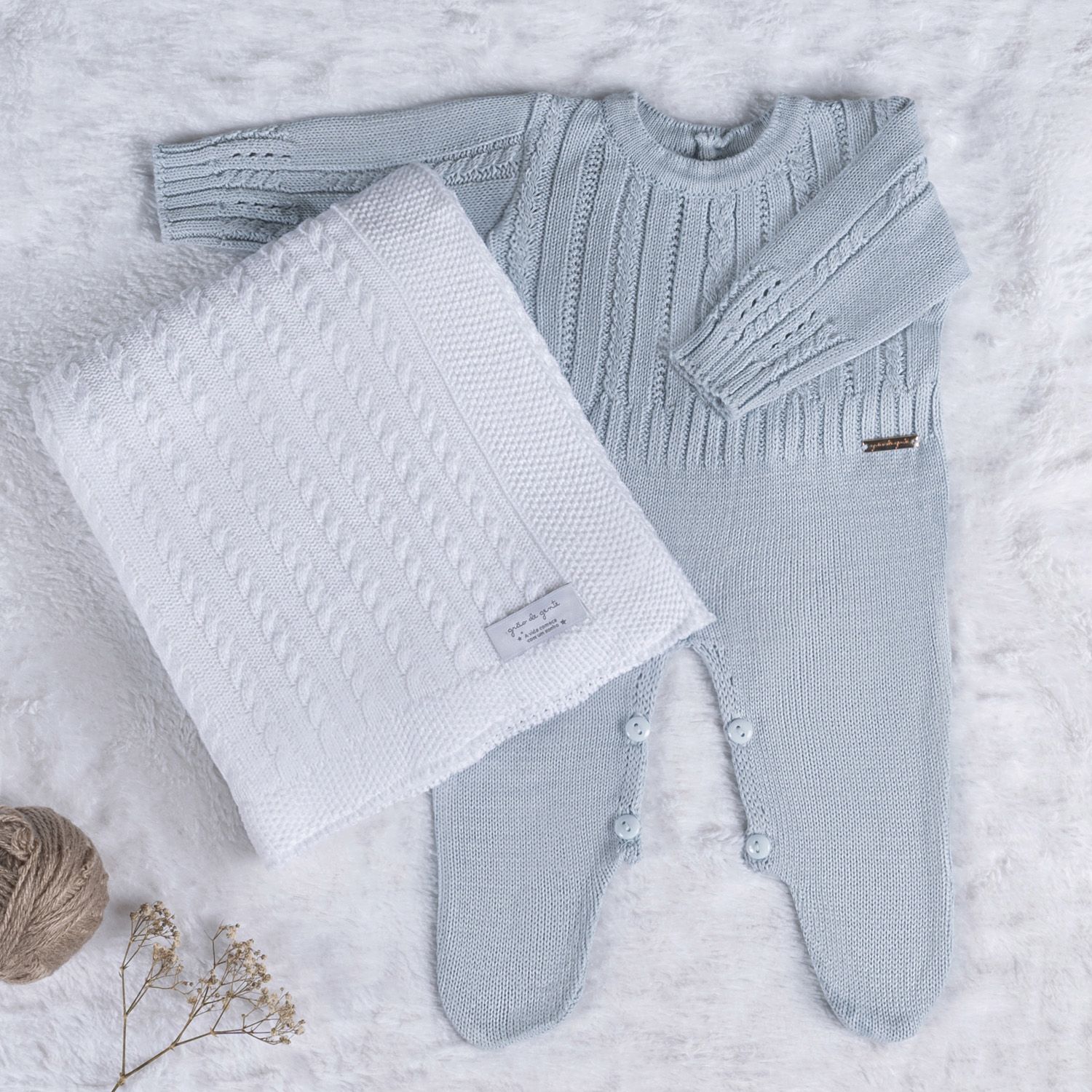 Saída Maternidade Tricot Trança Macacão Cinza Macaron 02 Peças