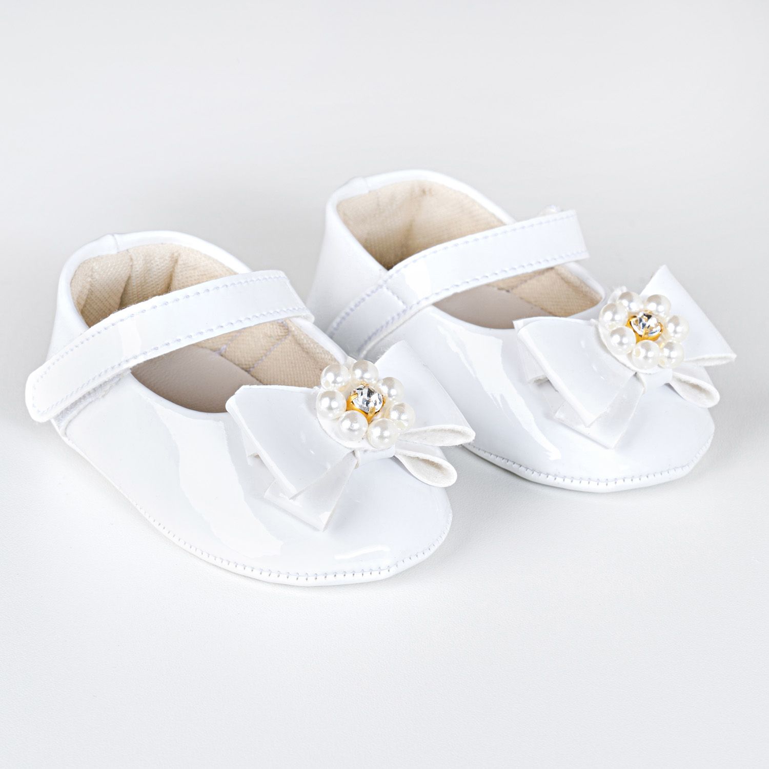 Sapatilha de Bebê Flor de Pérola Verniz Branco Tam 15