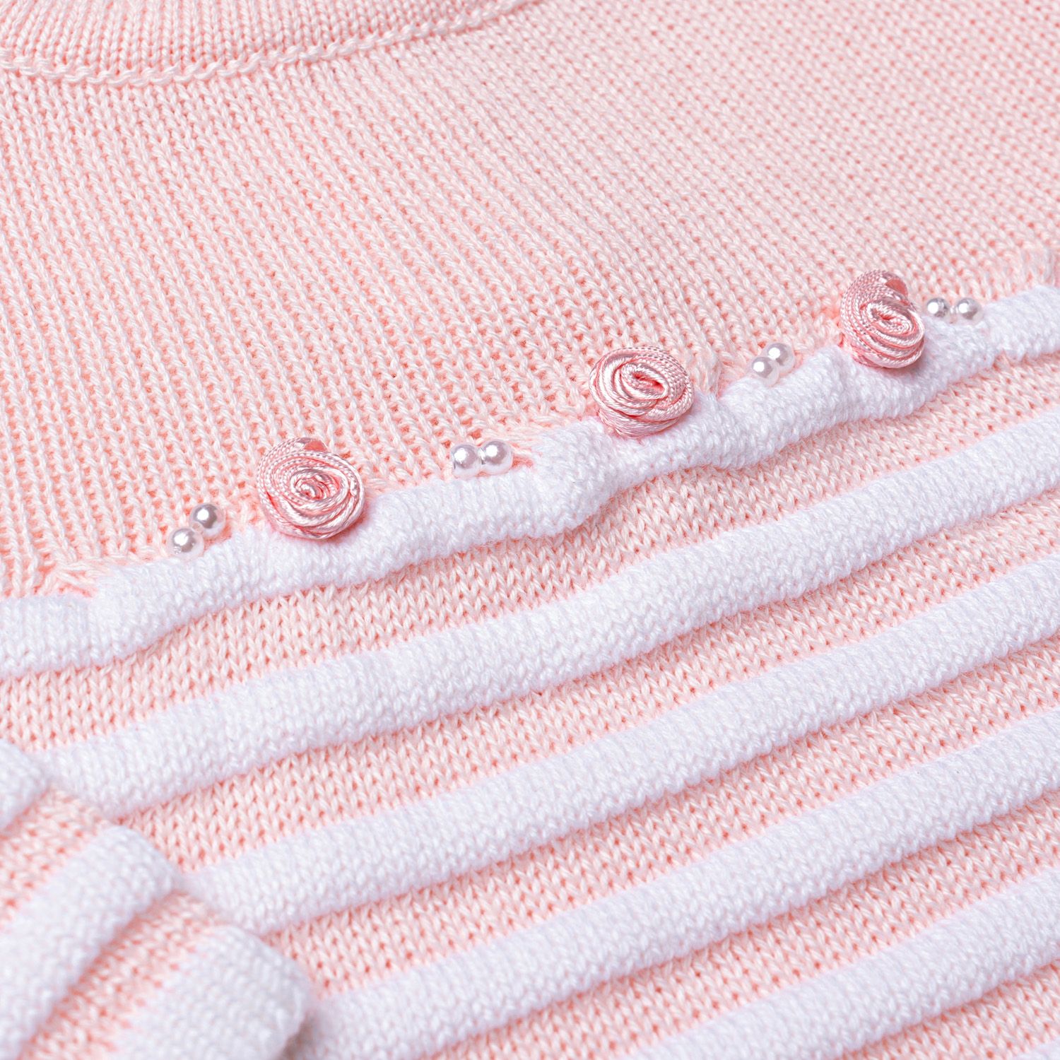 Saída Maternidade Tricot Vestido Listrado com Flores e Calça Branca 02 Peças