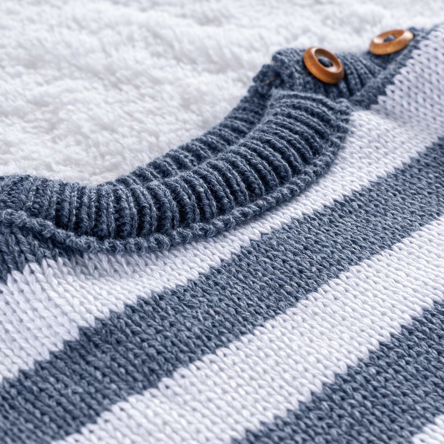 Casaquinho Tricot Listrado Bege