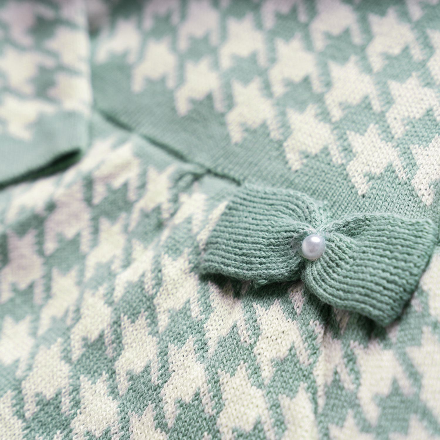 Vestido Tricot Jacquard Pied de Poule com Laço Preto