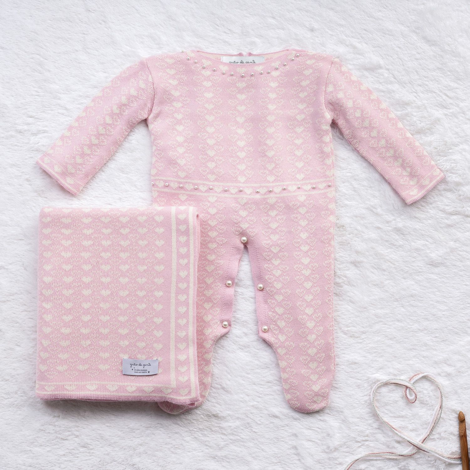 Saída Maternidade Tricot Mademoiselle Coração Nude e Azul Marinho 02 Peças