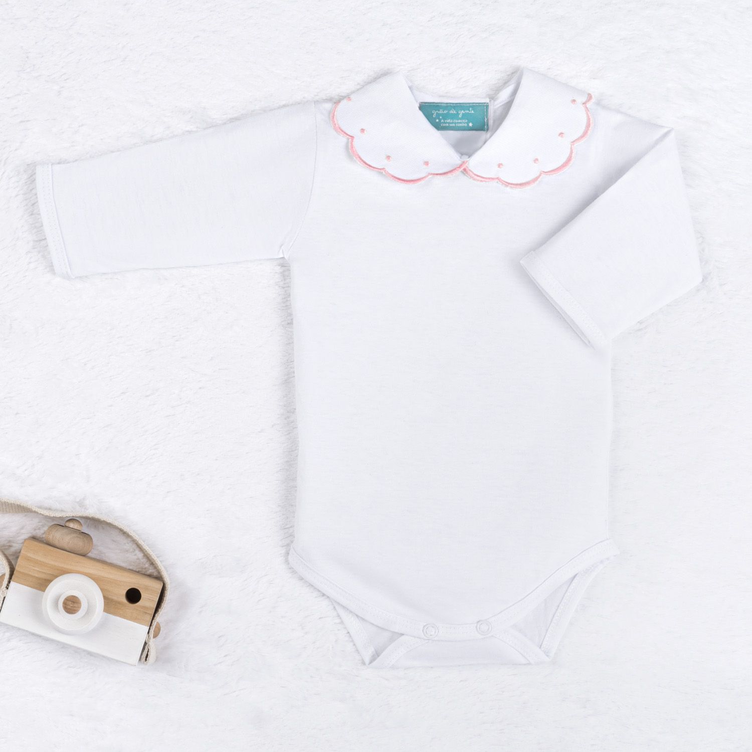 Saída Maternidade Tricot Petit Poá com Pérola Vermelho 03 Peças