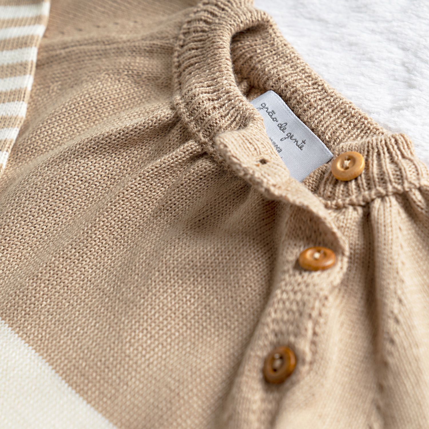 Casaquinho Tricot Listras Bege e Off White