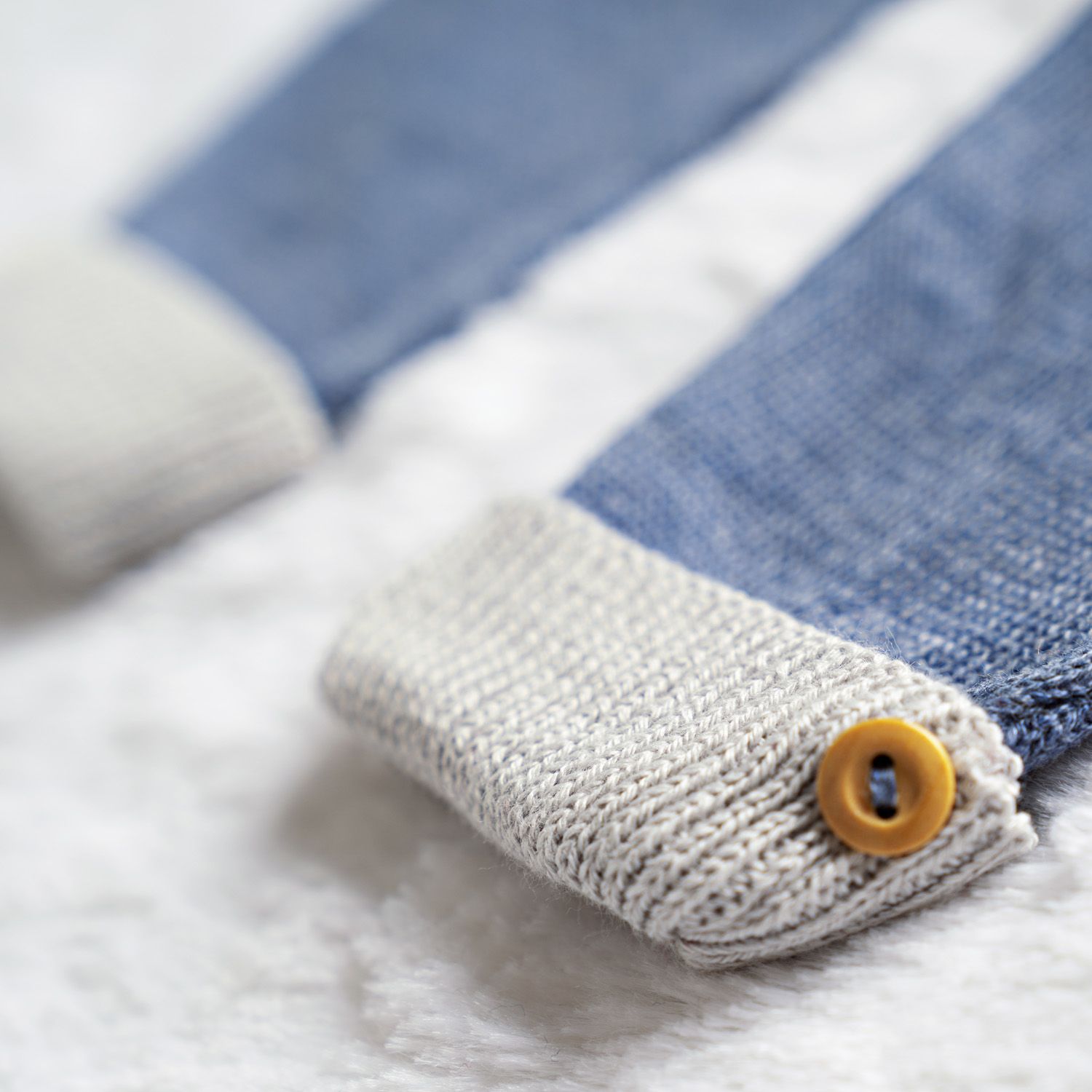 Calça Bebê Saruel Tricot com Bolsinho Bege e Off White