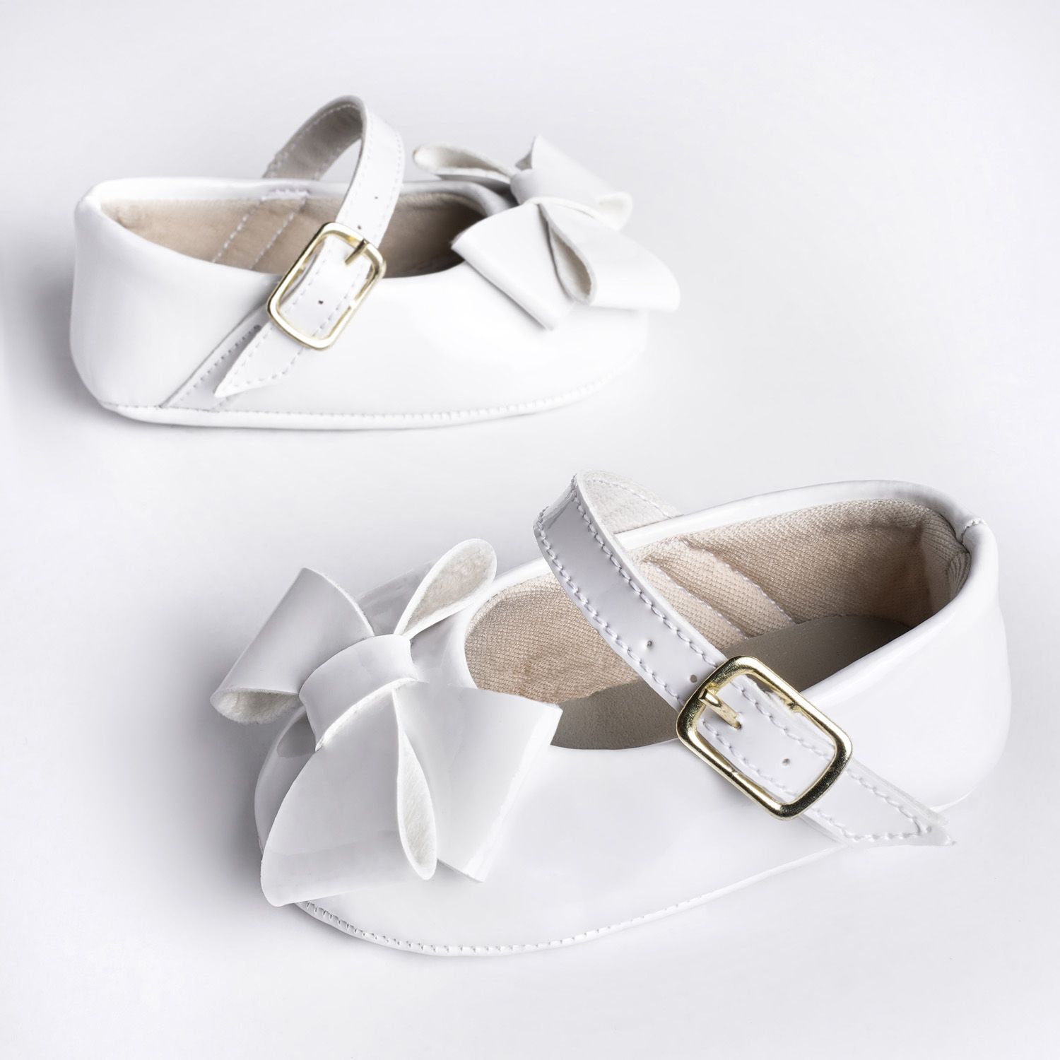 Sapatilha de Bebê Maxi Laço Verniz Off-White Tam 14