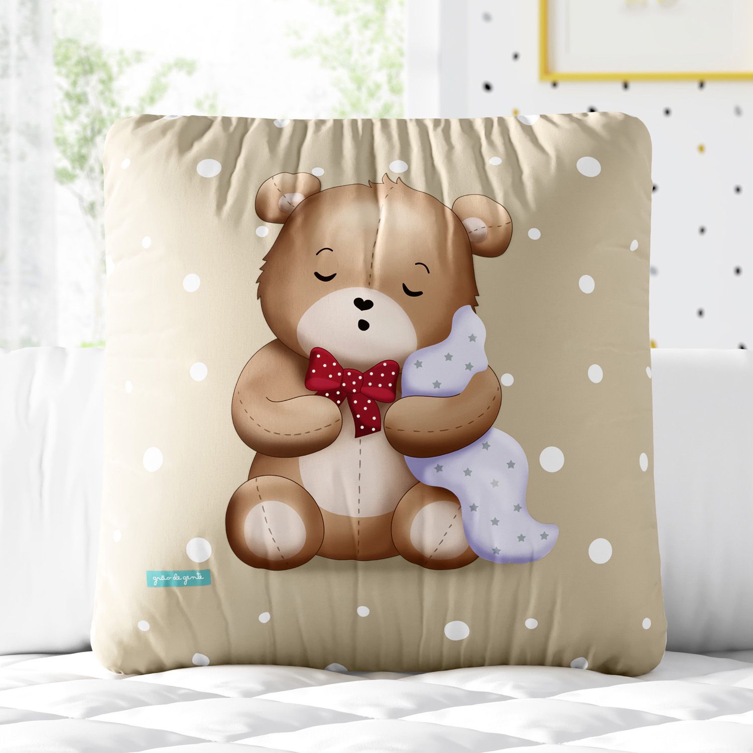 Almofada Quadrada Ursinho Naninha Poá Bege 30cm
