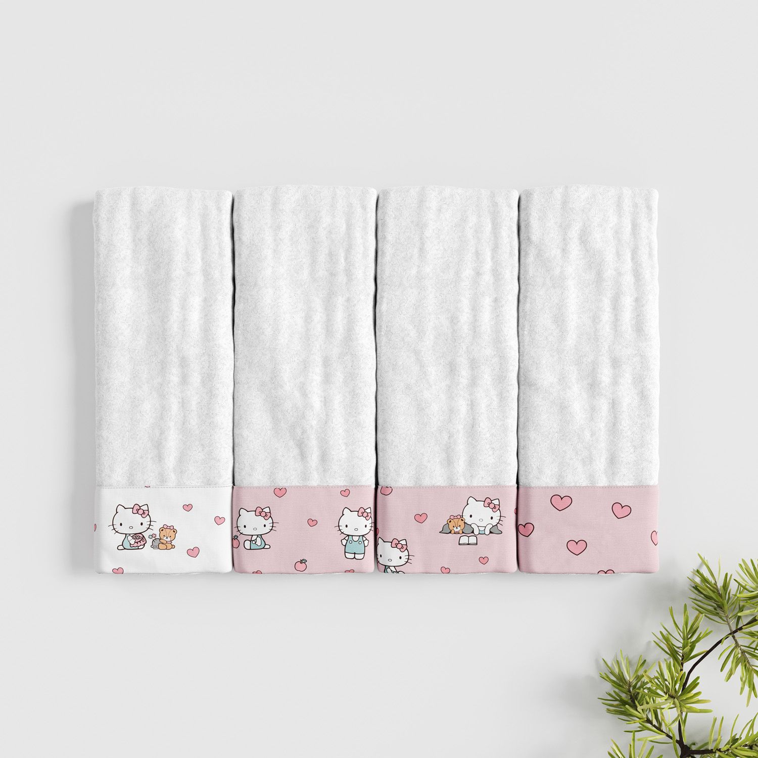 Jogo de Fraldas de Boca Hello Kitty 4 Peças